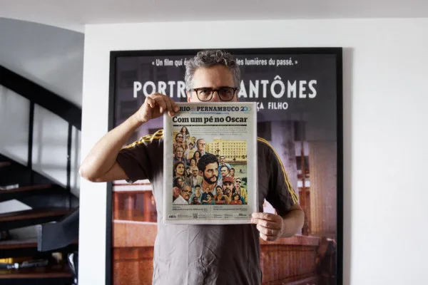 Kleber Mendonça Filho celebra Oscar e destaca Recife como estrela do cinema